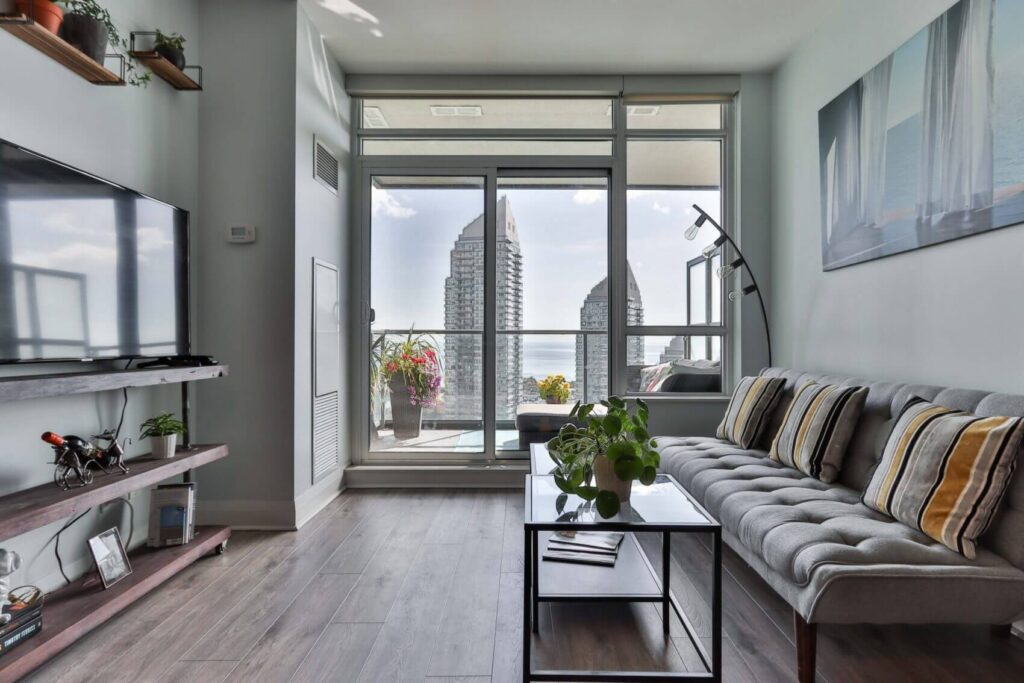 Luxurious Apartment at Ocean Drive image 1