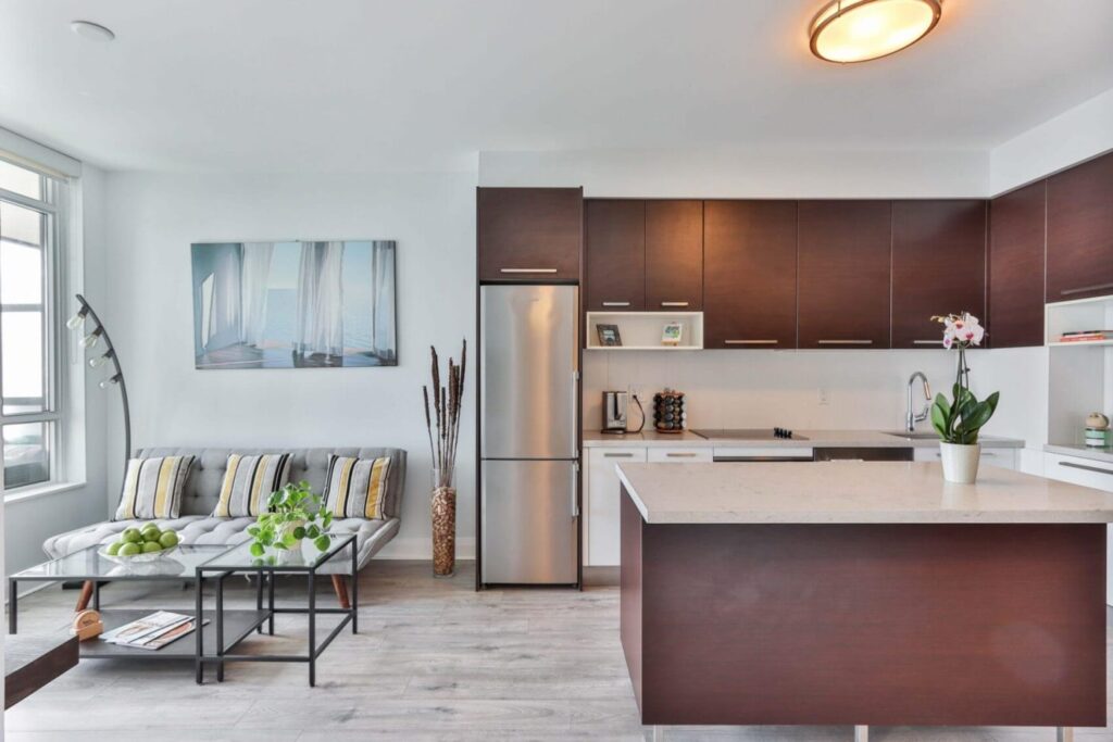 Luxurious Apartment at Ocean Drive image 2